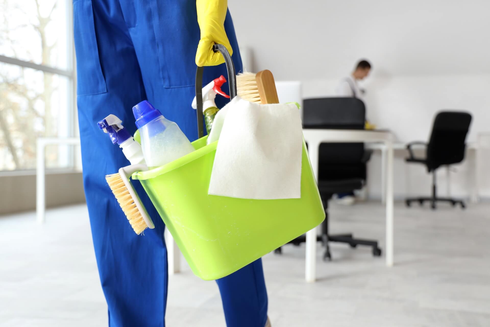 7 Office Cleaning Tips to Boost Employee Productivity & Morale